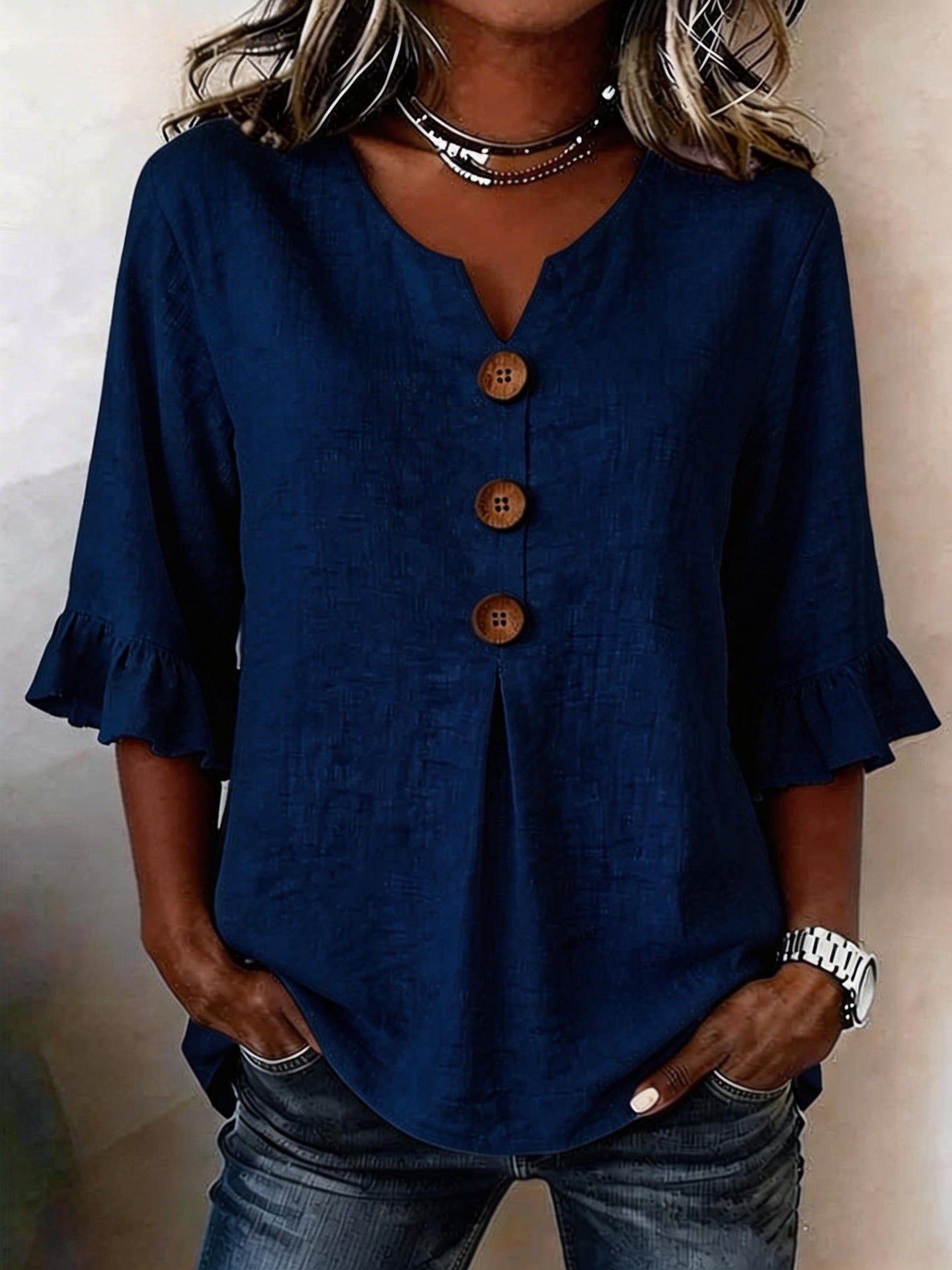 Linnen blouse "Céline" — V-hals met knoopsluiting